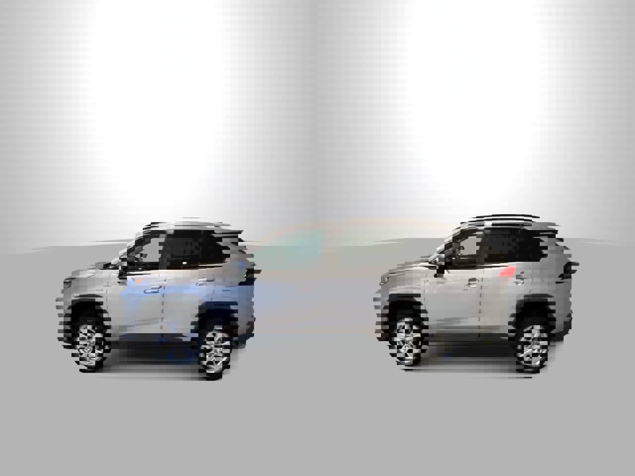 Used 2021 Toyota RAV4 XLE w/ Convenience Package image 5