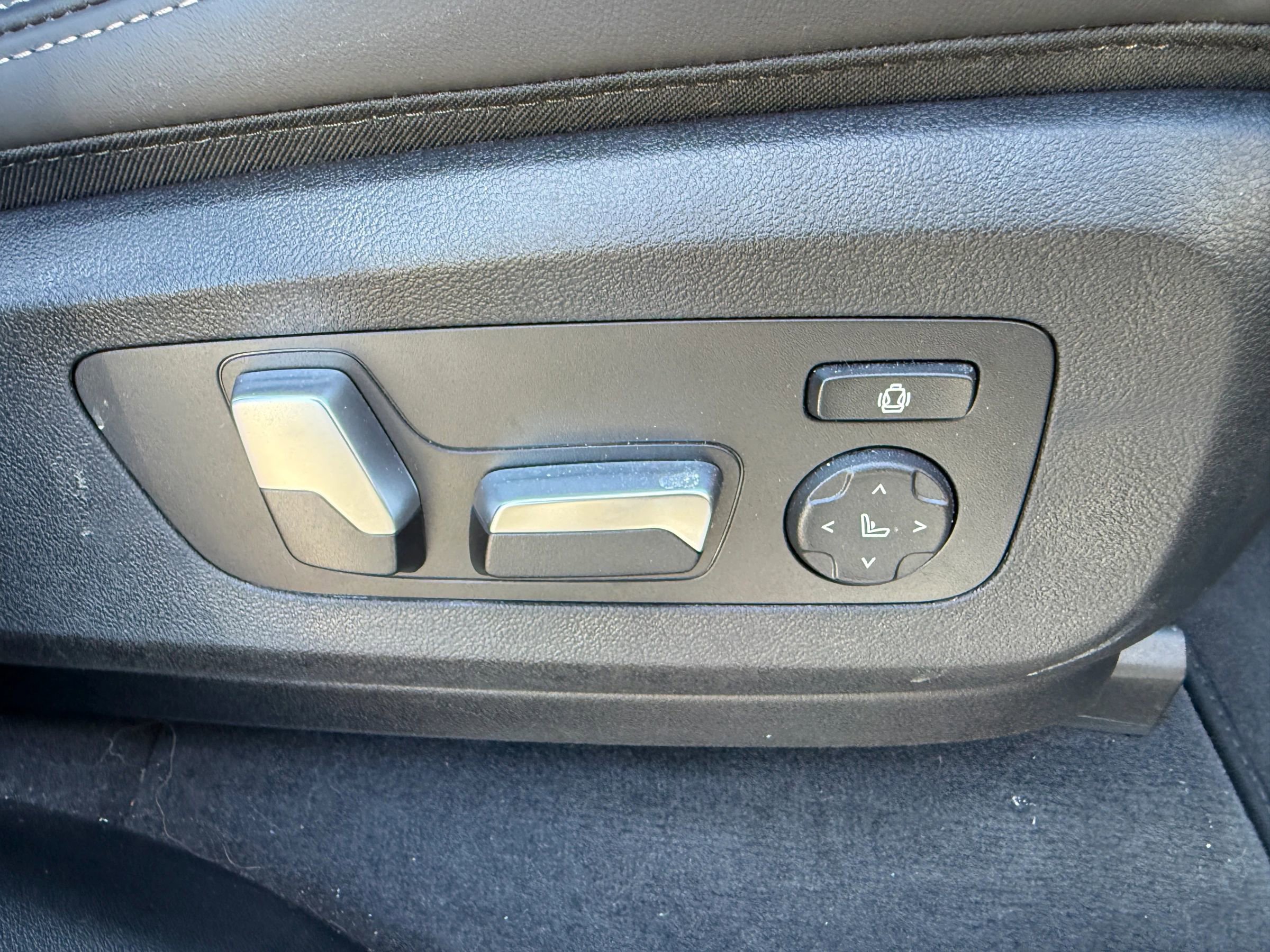 Used 2024 BMW X5 xDrive40i w/ M Sport Package image 34