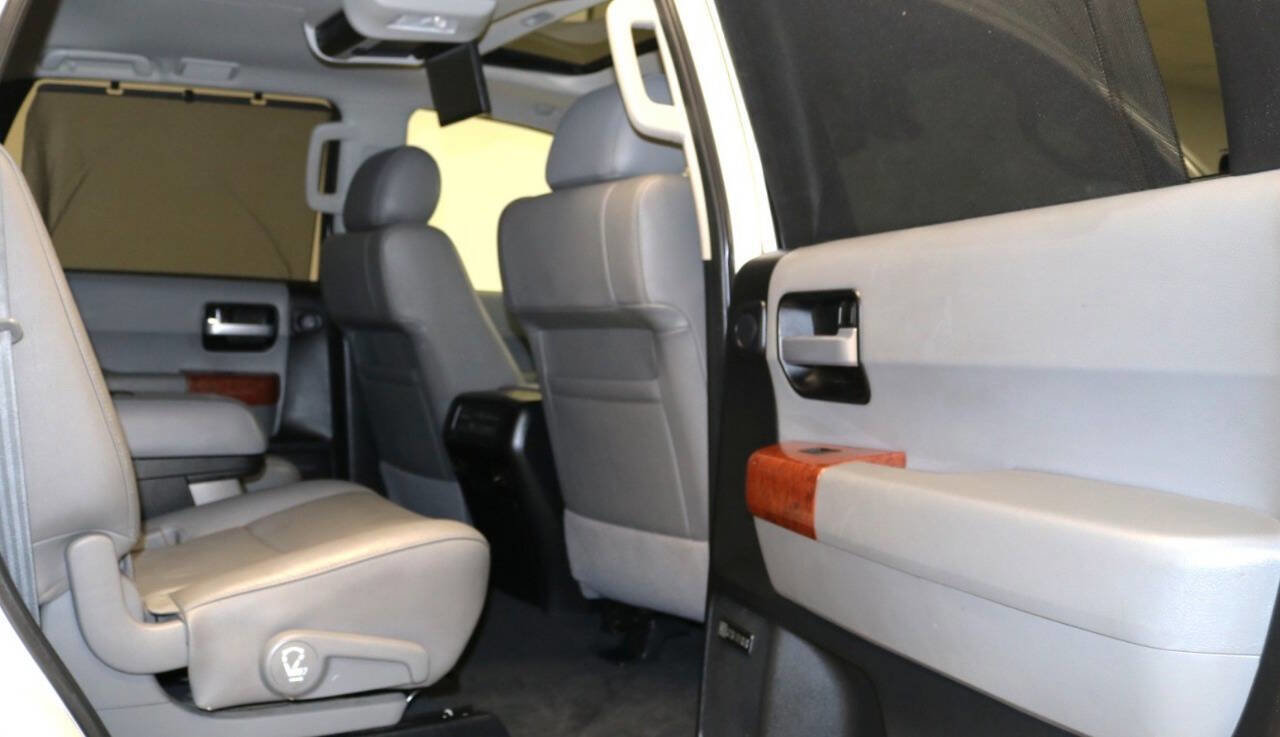 Used 2020 Toyota Sequoia Platinum image 93