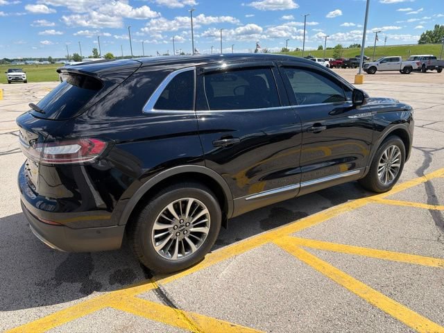 Used 2019 Lincoln Nautilus Select AWD/4WD image 5