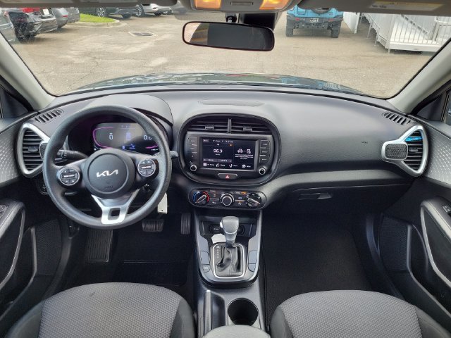 Used 2024 Kia Soul LX w/ Option Group 015 FWD image 11
