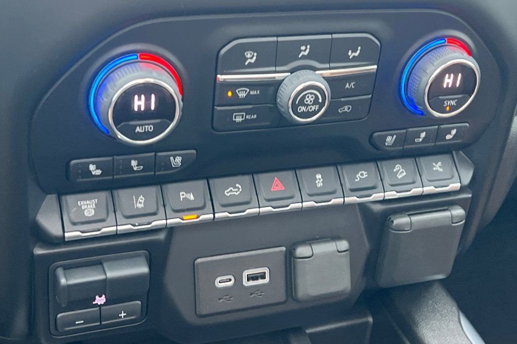 Used 2023 Chevrolet Silverado 2500 High Country w/ Z71 Off-Road Package AWD/4WD image 17