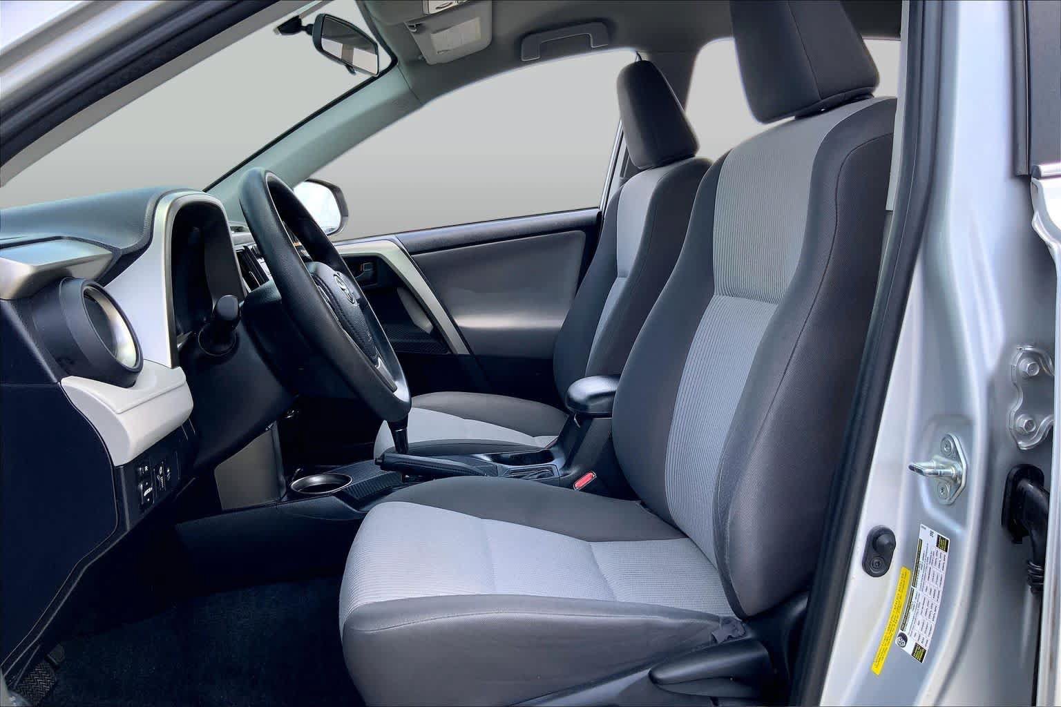 Used 2015 Toyota RAV4 LE FWD image 8