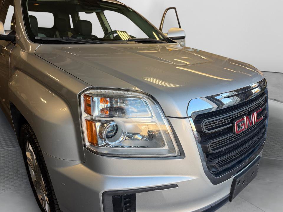 Used 2017 GMC Terrain SLE FWD image 28