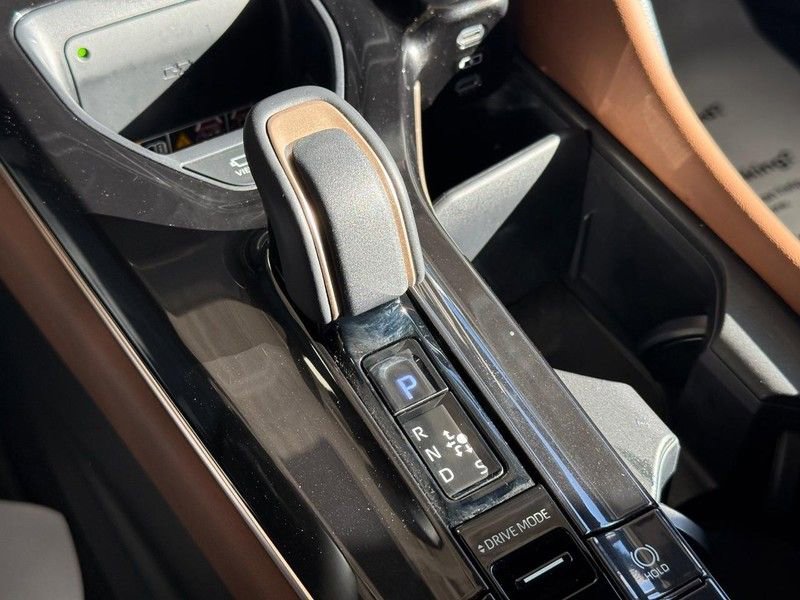 Used 2026 Toyota Crown Signia w/ Advanced Technology Package image 24