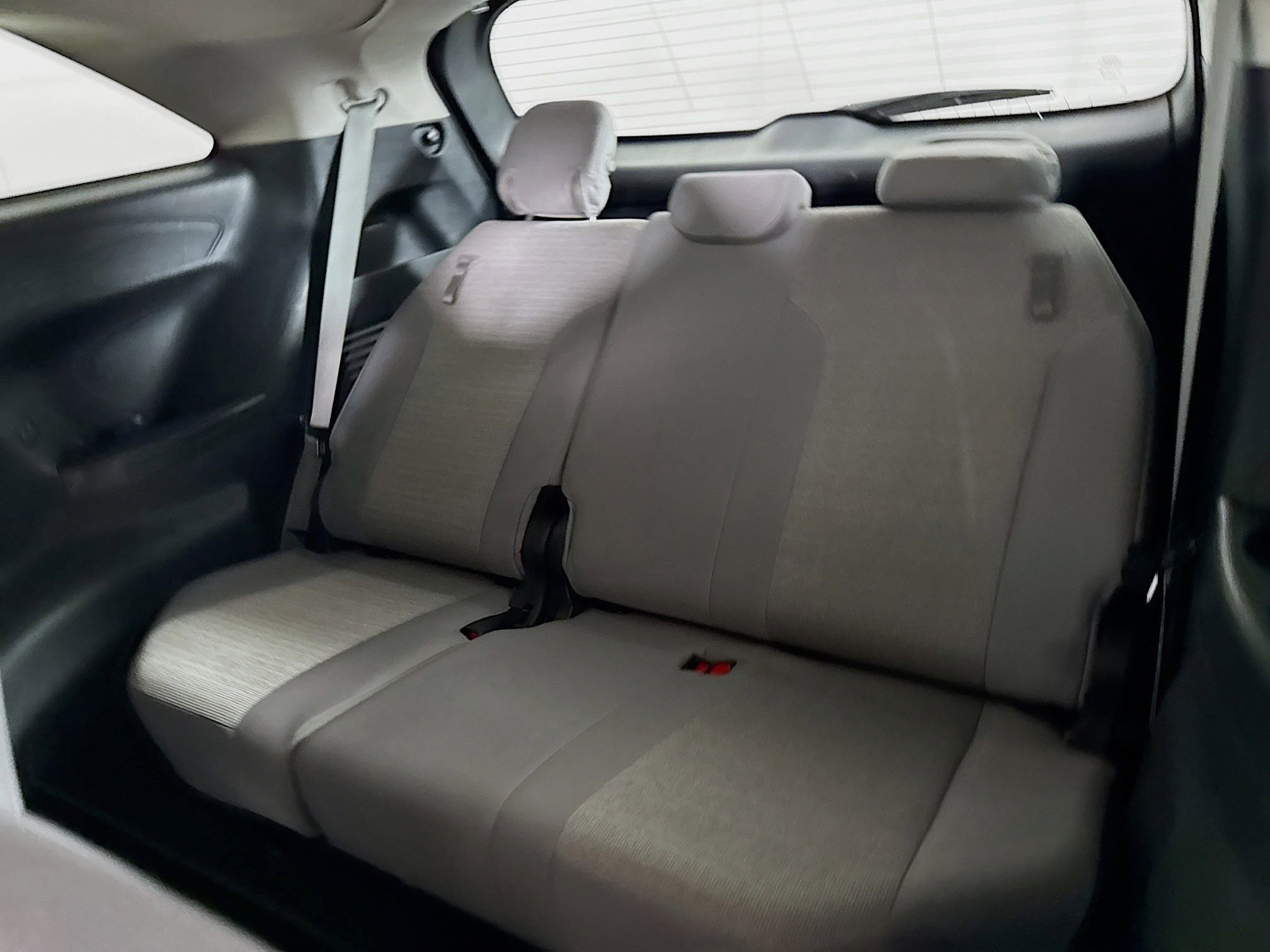 Certified 2025 Toyota Sienna LE image 19