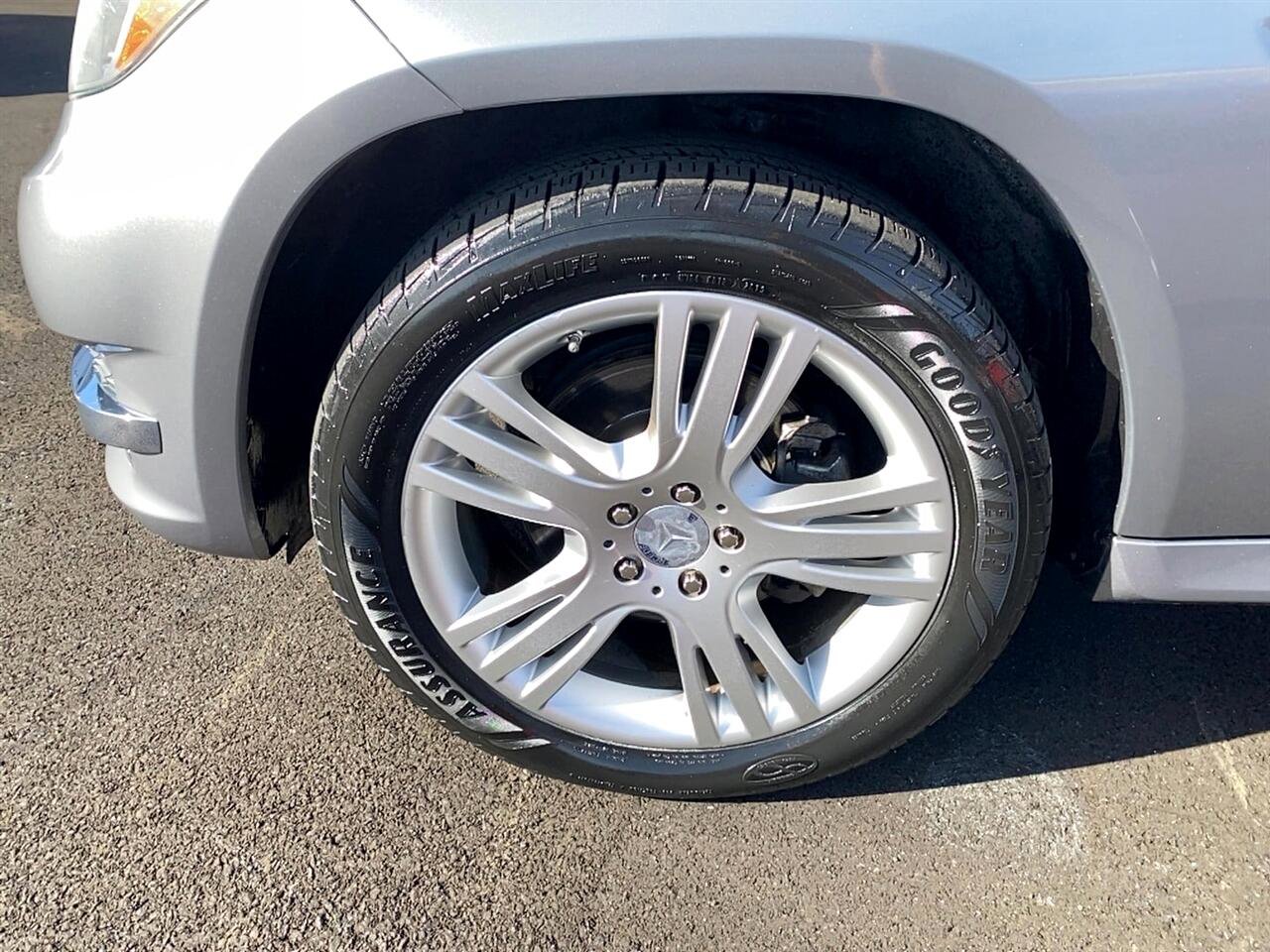 Used 2015 Mercedes-Benz GLK 350 RWD 4dr GLK 350 image 9