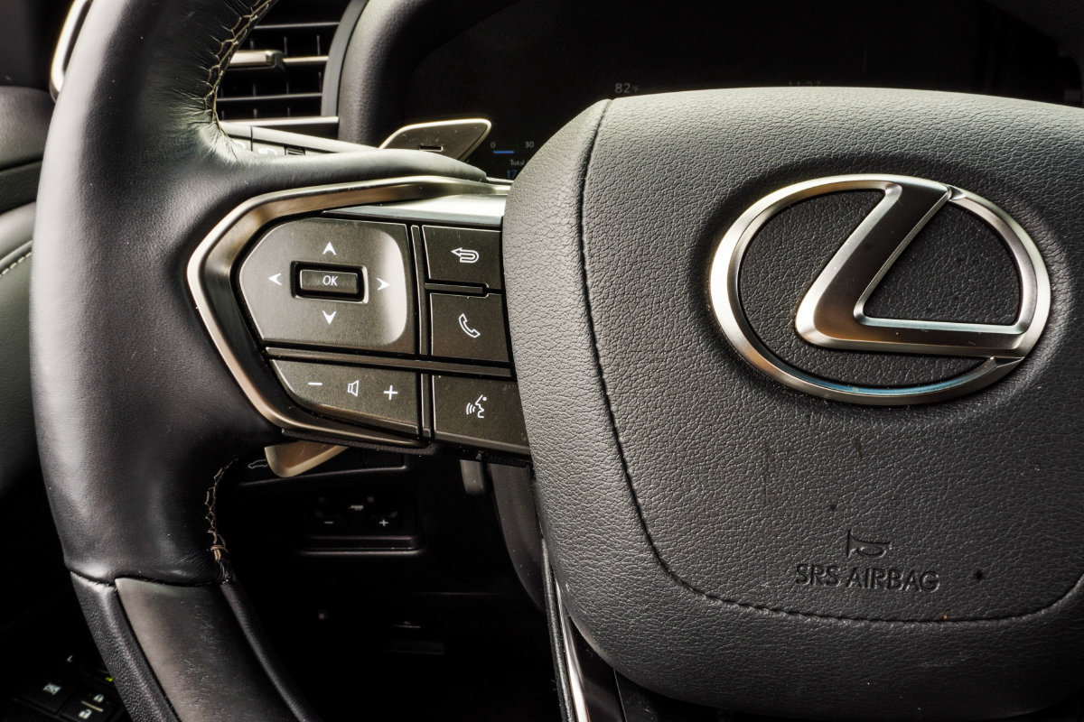 Used 2025 Lexus LX 700h Luxury w/ Appearance Package AWD/4WD image 34