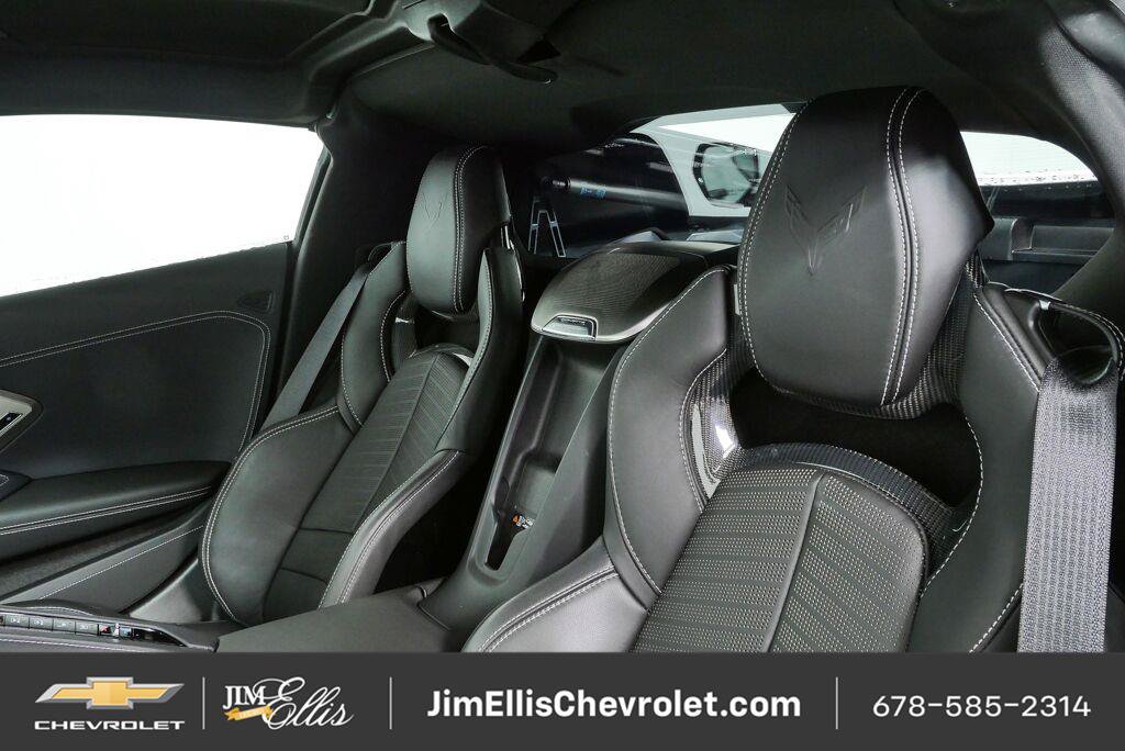 Used 2024 Chevrolet Corvette Stingray Preferred Cpe w/ Z51 Performance Package RWD image 5