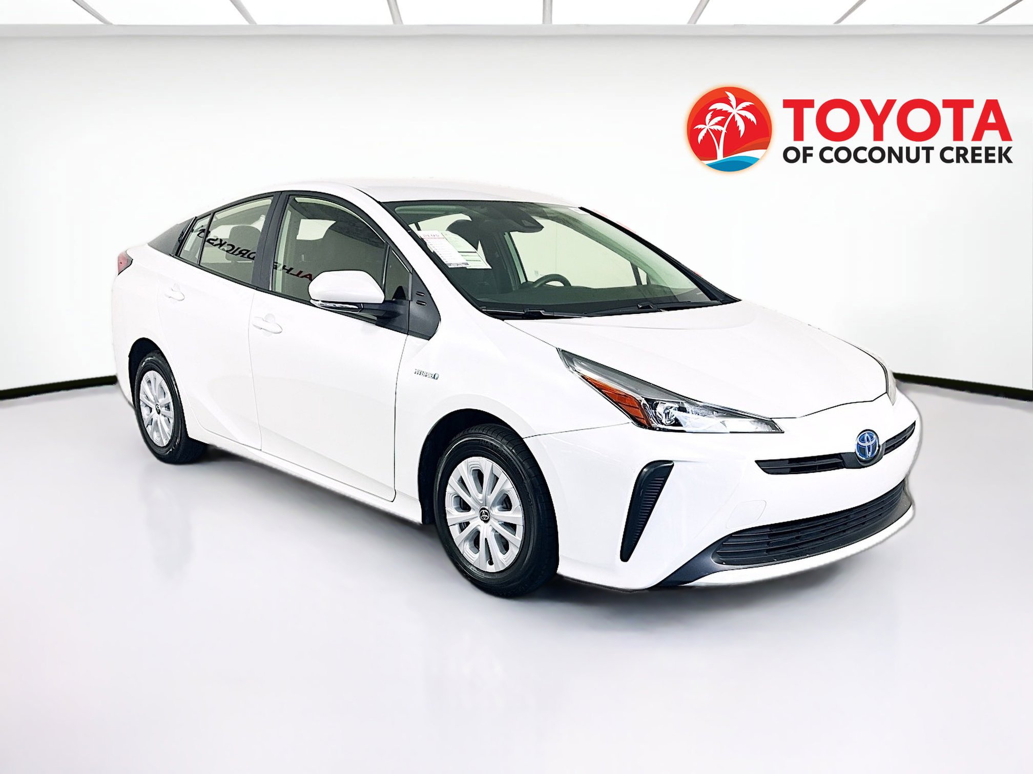 Used 2022 Toyota Prius L Eco image 1