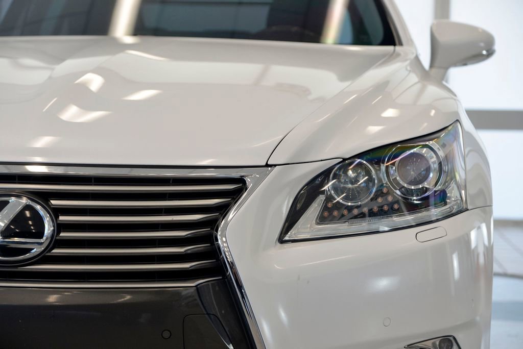 Used 2017 Lexus LS 460 AWD w/ Comfort Package image 11