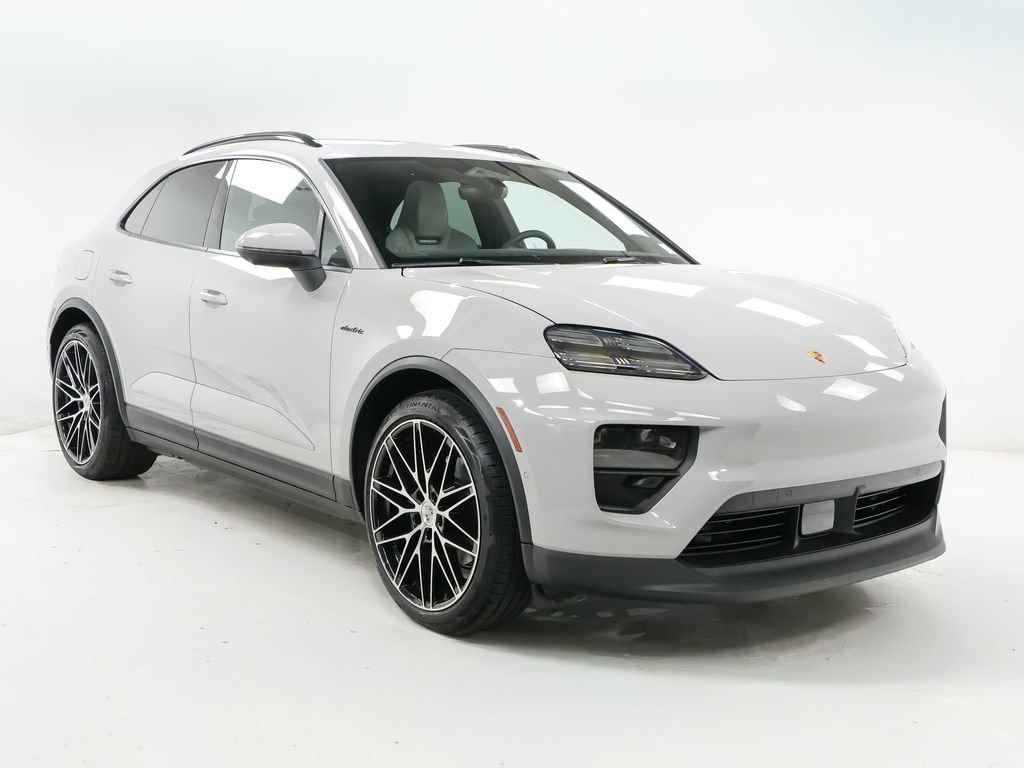New 2026 Porsche Macan 4 Electric AWD/4WD image 8