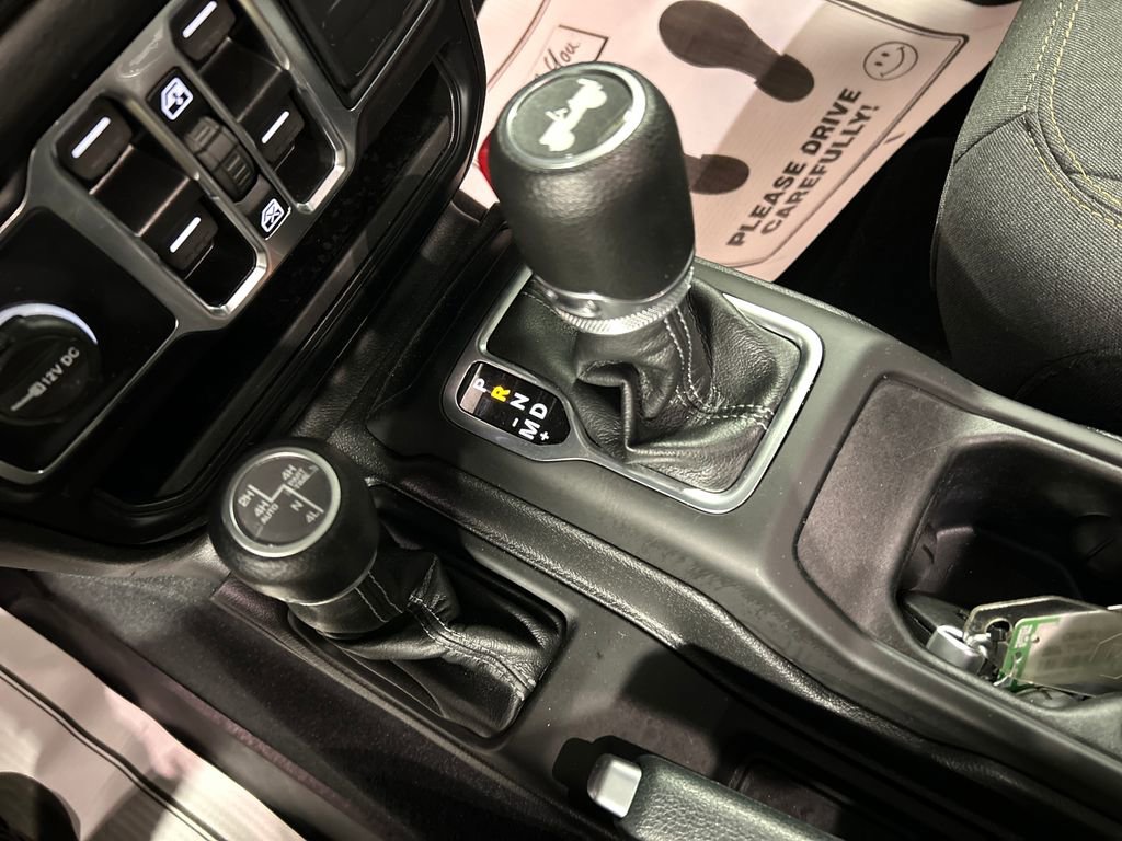 Used 2024 Jeep Wrangler Unlimited w/ Convenience Group image 20