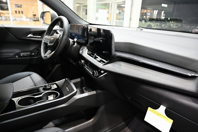 New 2026 Chevrolet Equinox LT w/ Convenience Package II image 13
