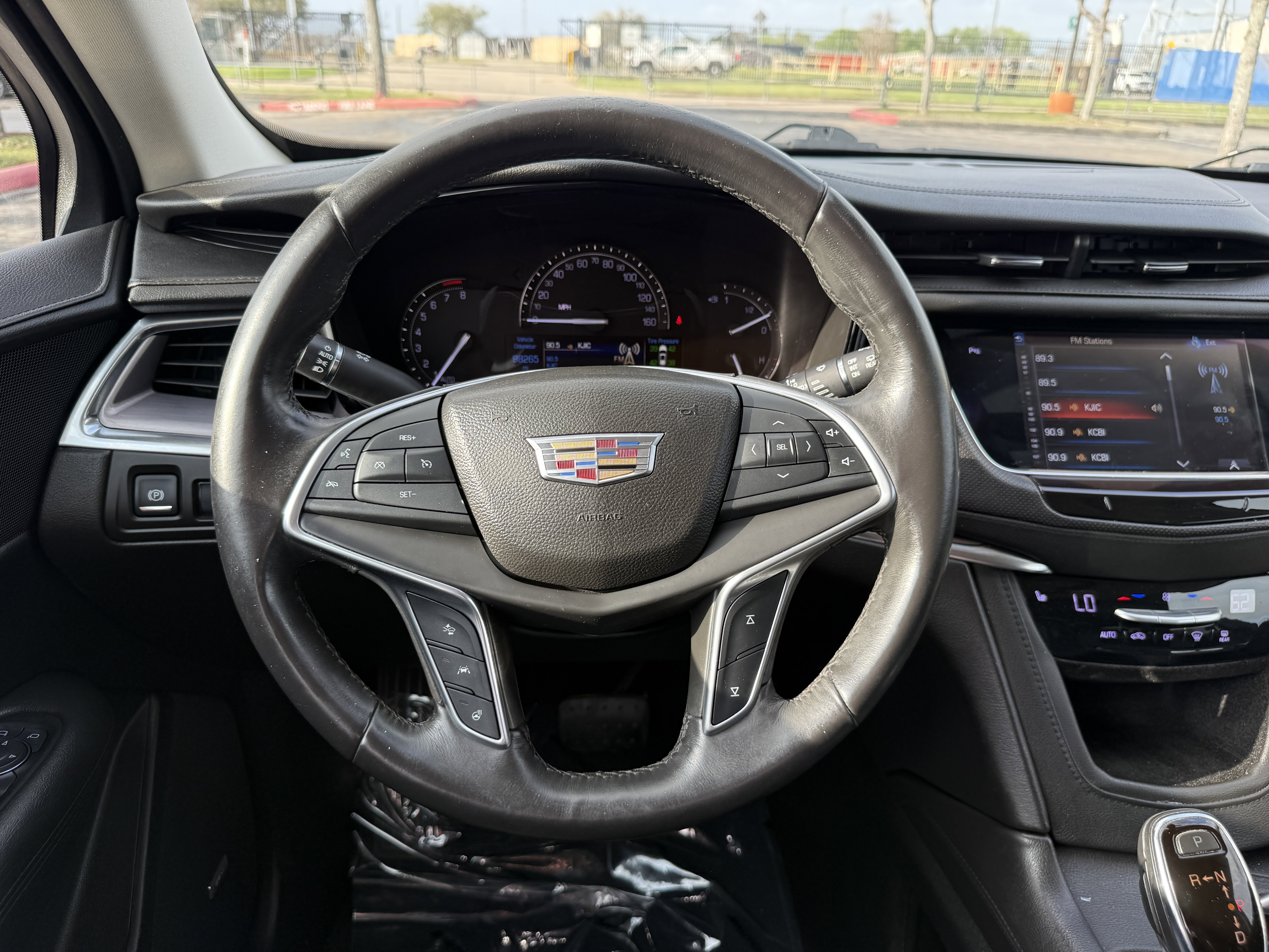 Used 2017 Cadillac XT5 Luxury w/ Driver Awareness Package FWD image 17