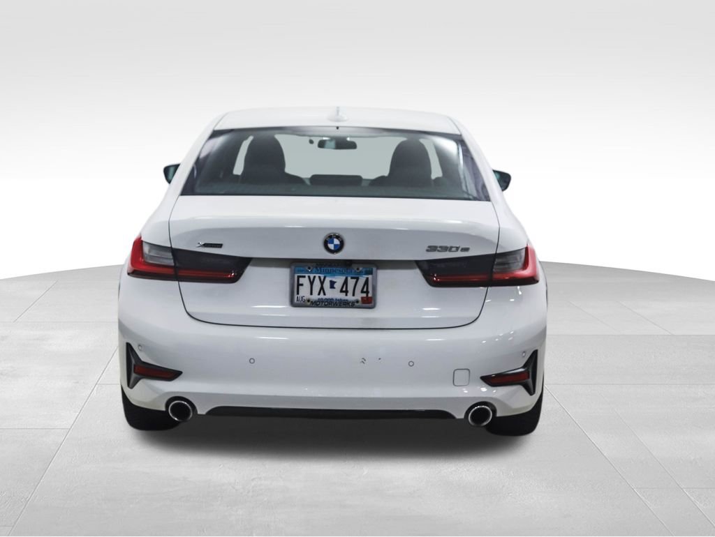 Used 2021 BMW 330e xDrive w/ Convenience Package image 4