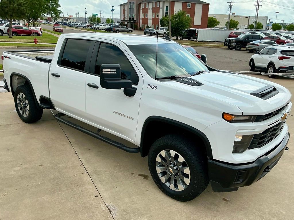 Used 2024 Chevrolet Silverado 2500 Custom w/ Custom Value Package image 4