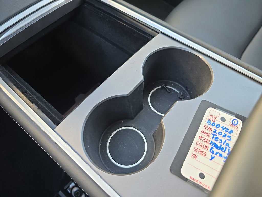 Used 2025 Tesla Model Y Long Range image 19