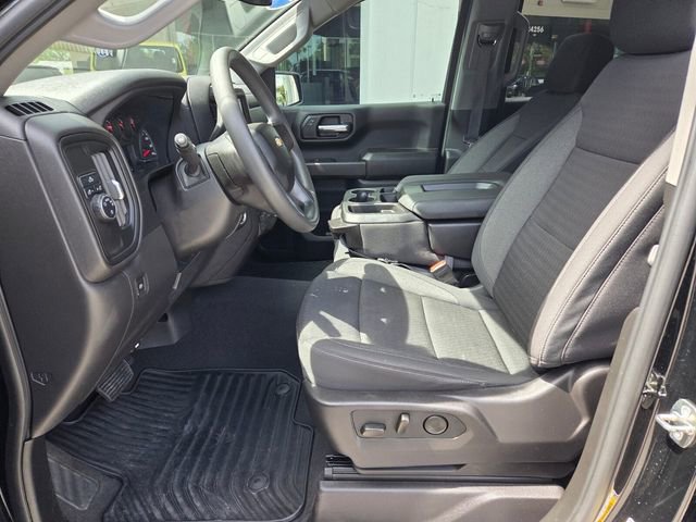 Used 2024 Chevrolet Silverado 1500 Custom w/ Turbomax Blackout Package RWD image 4