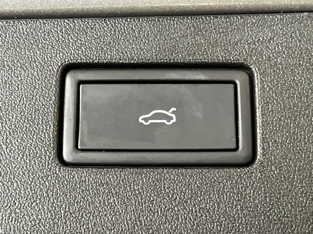 Used 2025 Volkswagen Tiguan SE FWD image 6