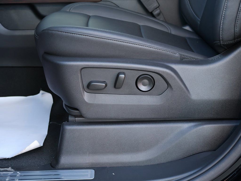 New 2025 GMC Sierra 2500 SLT w/ SLT Convenience Package image 15