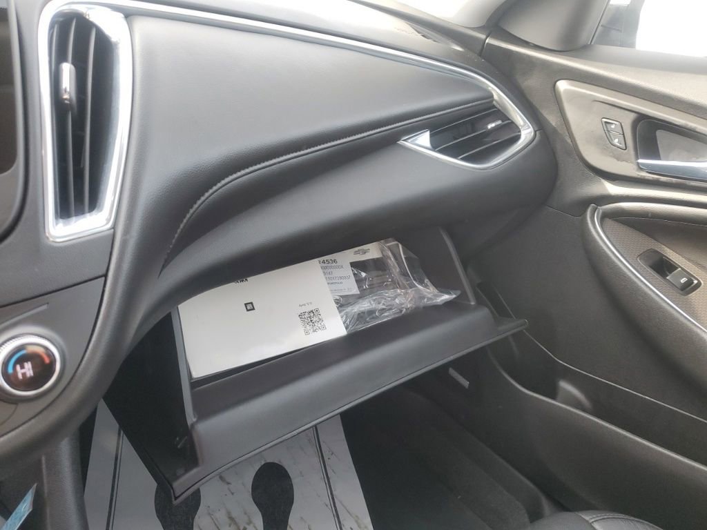 Used 2016 Chevrolet Malibu Hybrid w/ Leather Package image 24