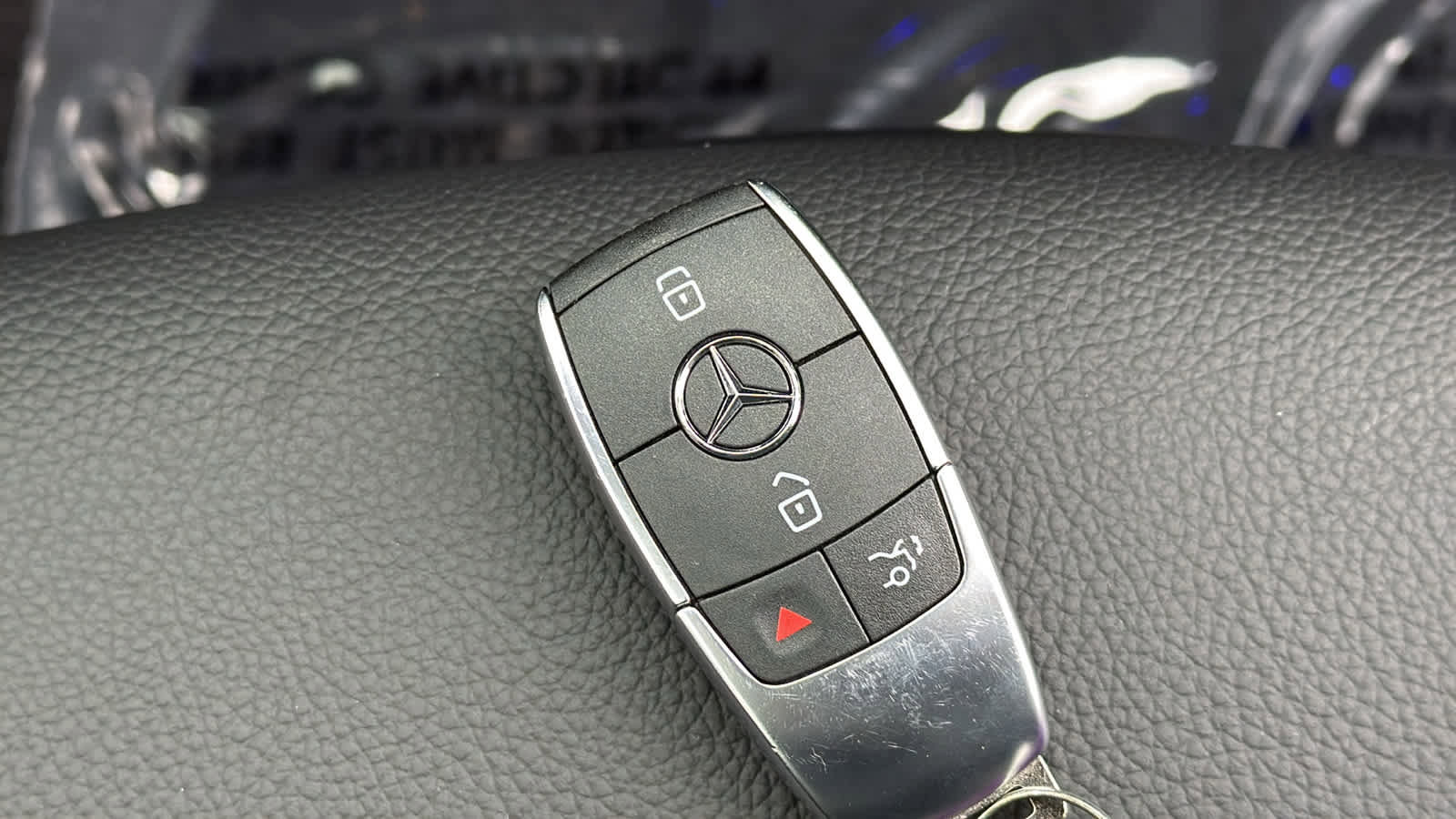 Used 2025 Mercedes-Benz GLB 250 4MATIC image 37