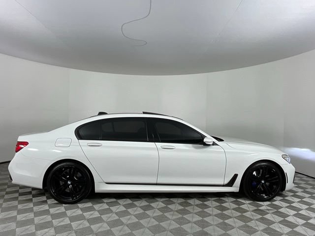 Used 2017 BMW 740i RWD image 4