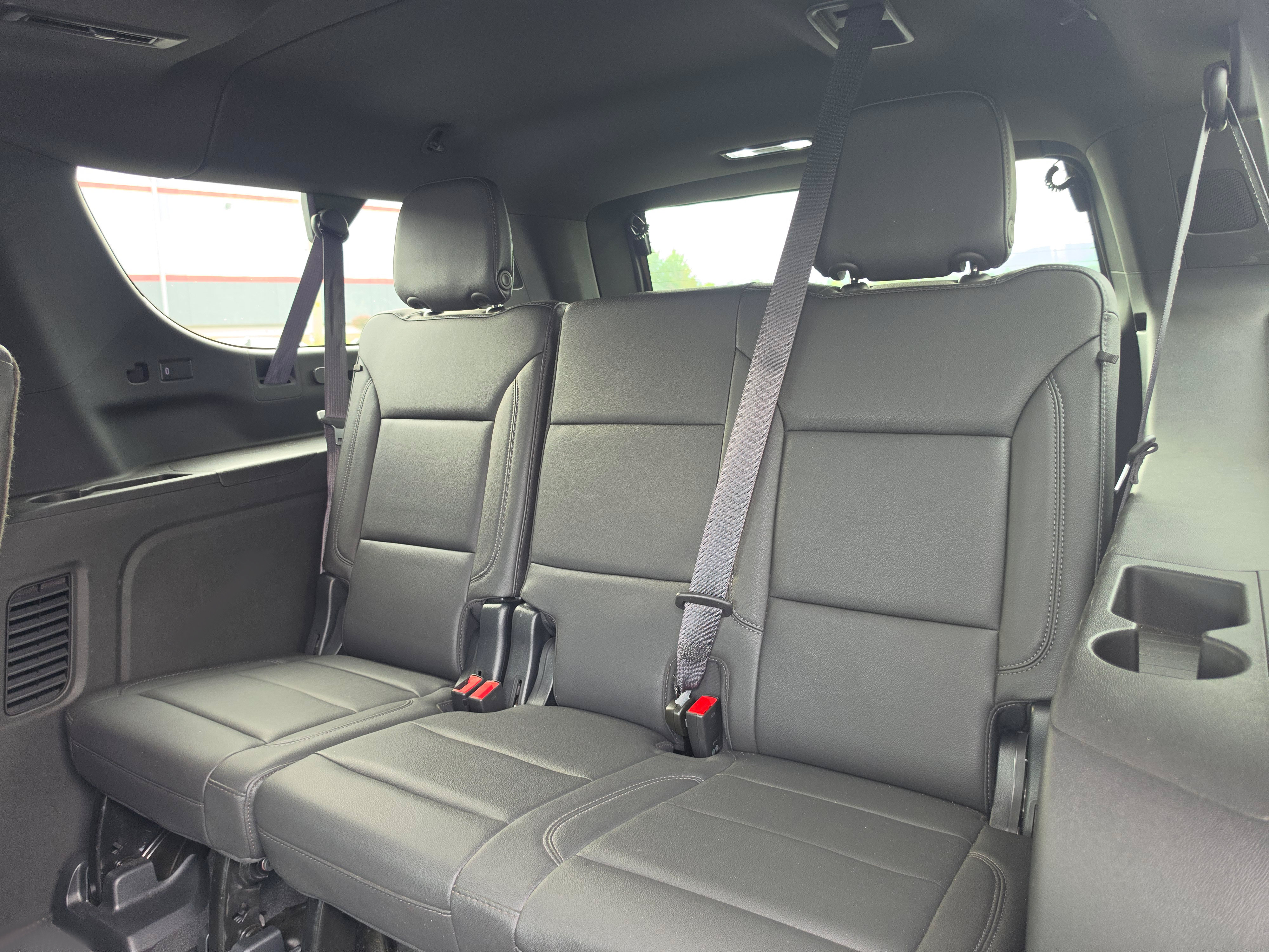Used 2023 Chevrolet Suburban Z71 w/ Luxury Package AWD/4WD image 14