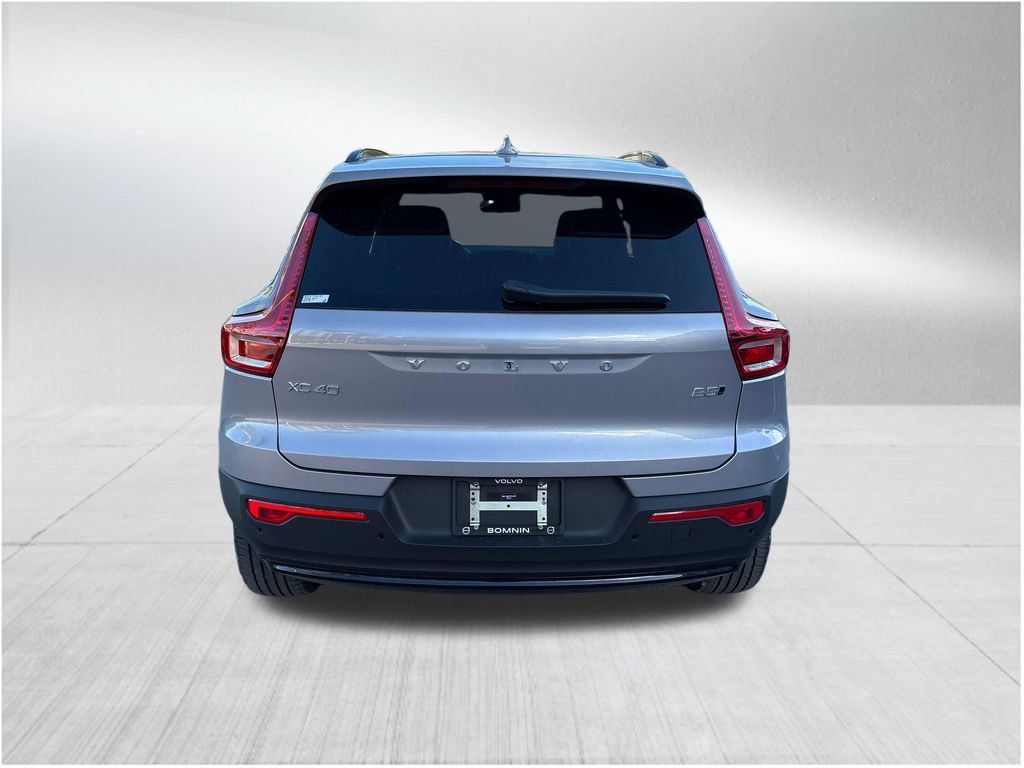 New 2026 Volvo XC40 B5 Plus w/ Protection Package Premier AWD/4WD image 6