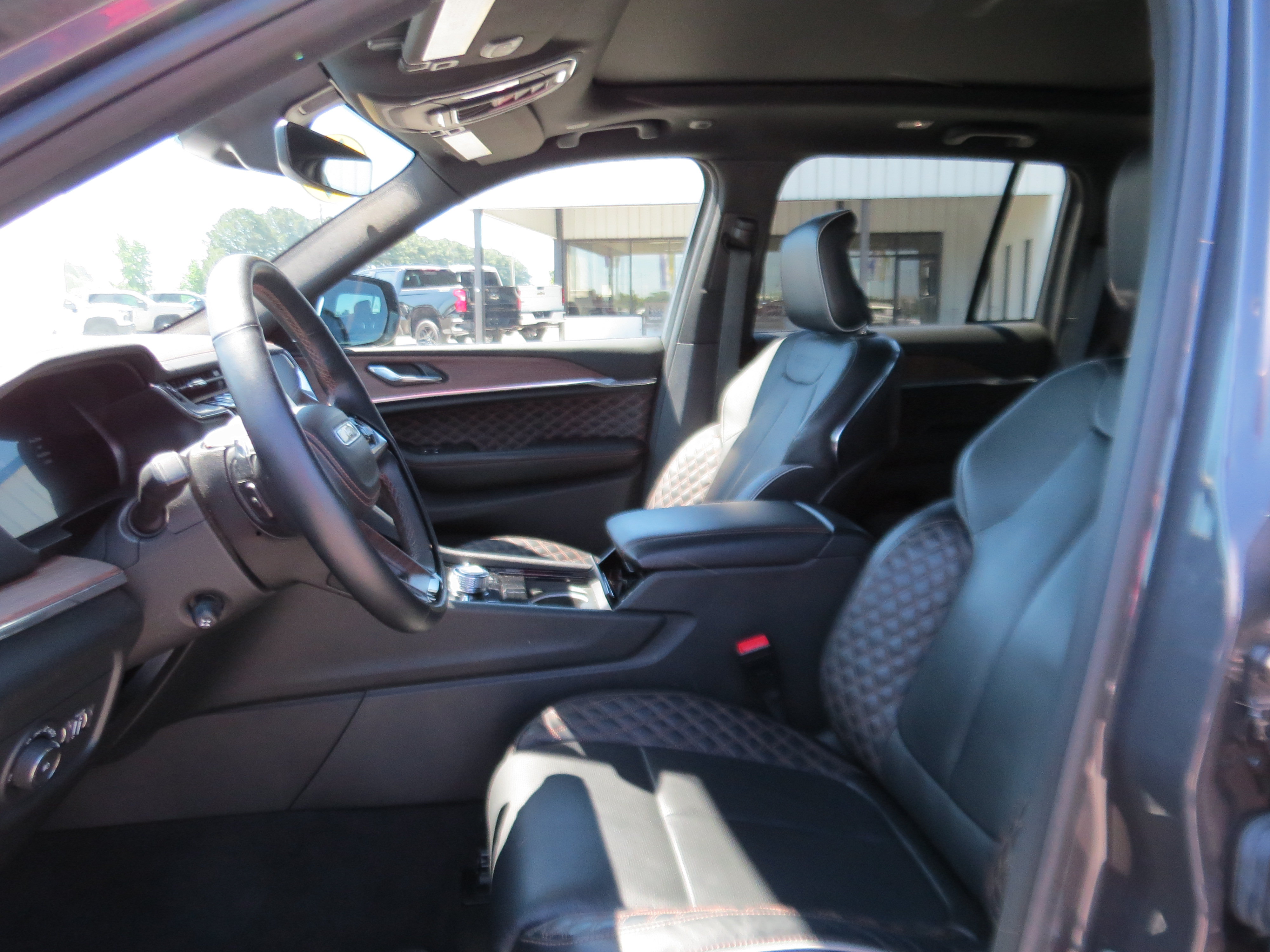 Used 2025 Jeep Grand Cherokee Summit AWD/4WD image 14