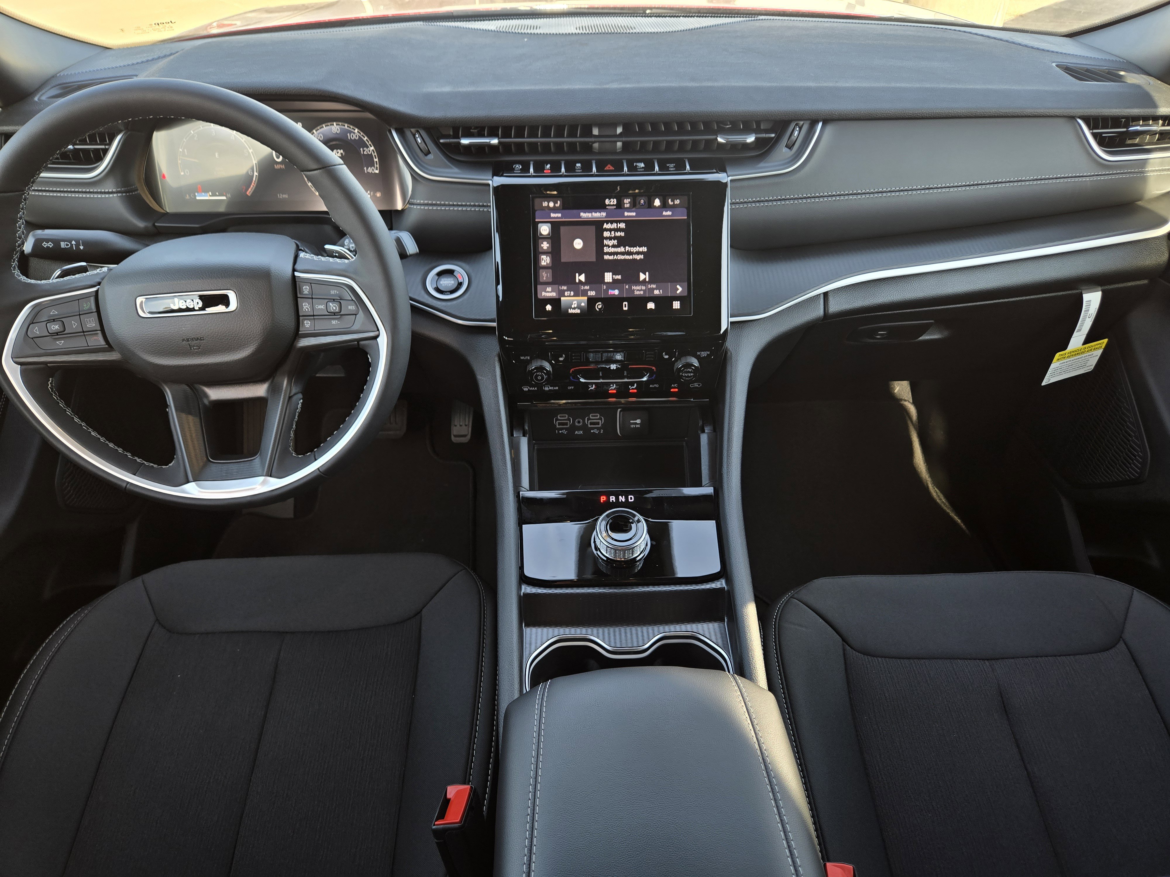 New 2025 Jeep Grand Cherokee Laredo w/ Luxury Tech Group I RWD image 19