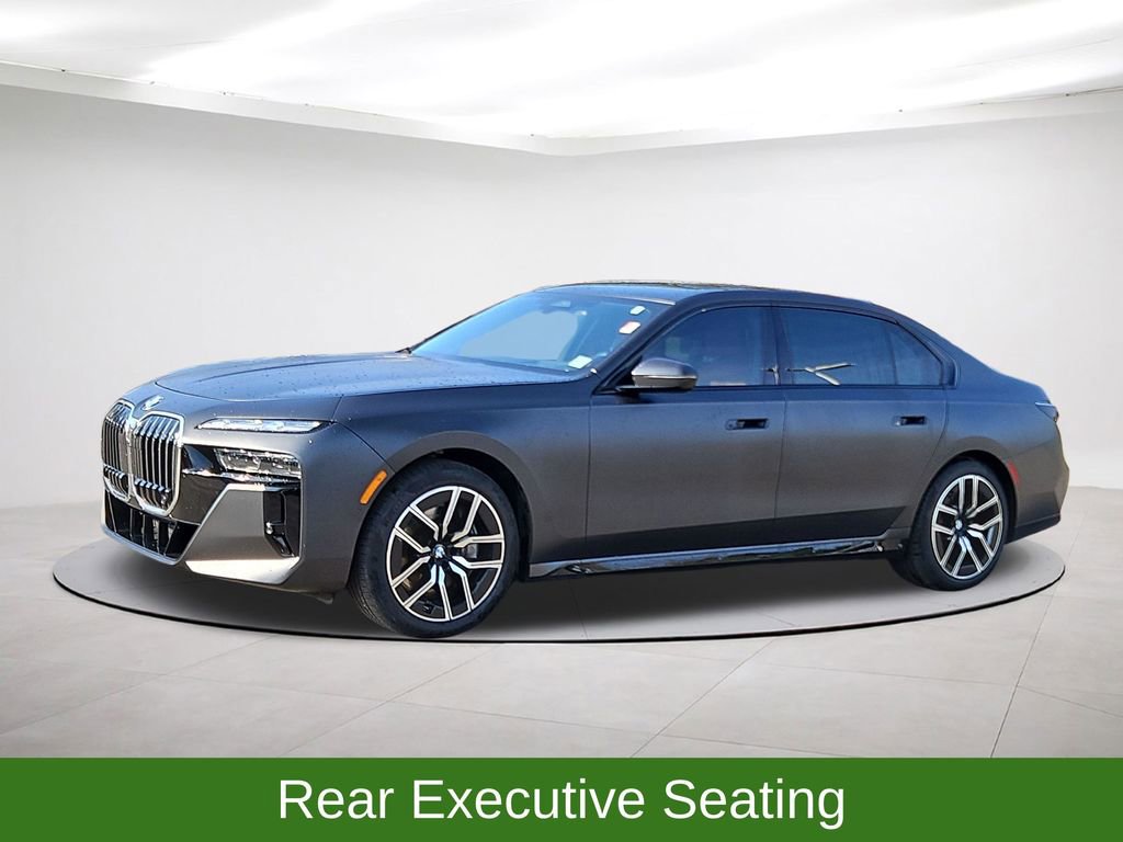 Used 2024 BMW 760i xDrive image 3