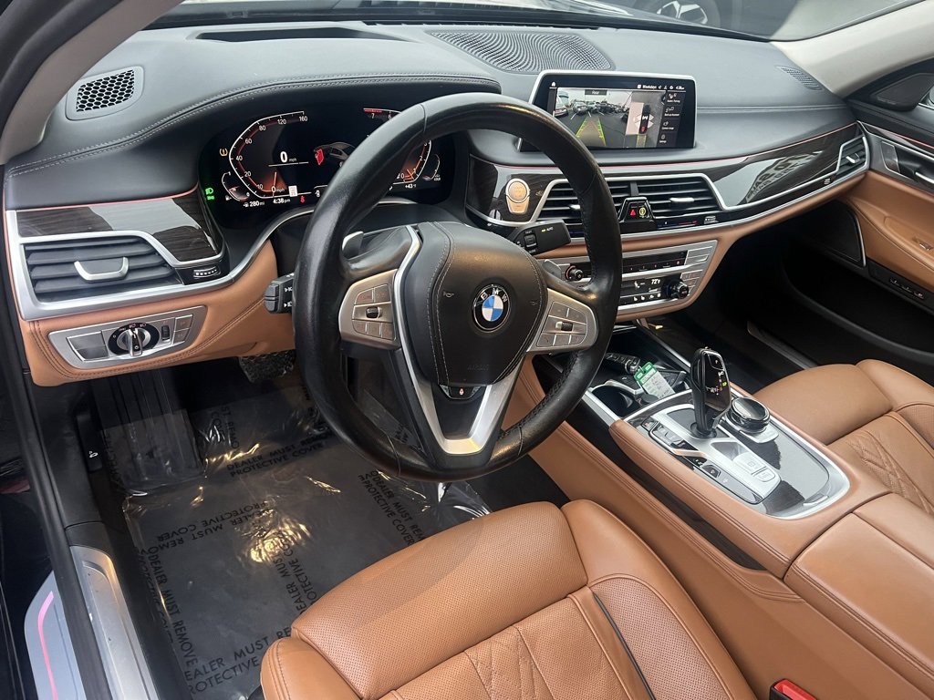 Used 2022 BMW 740i xDrive w/ Luxury Rear Seating Package image 10