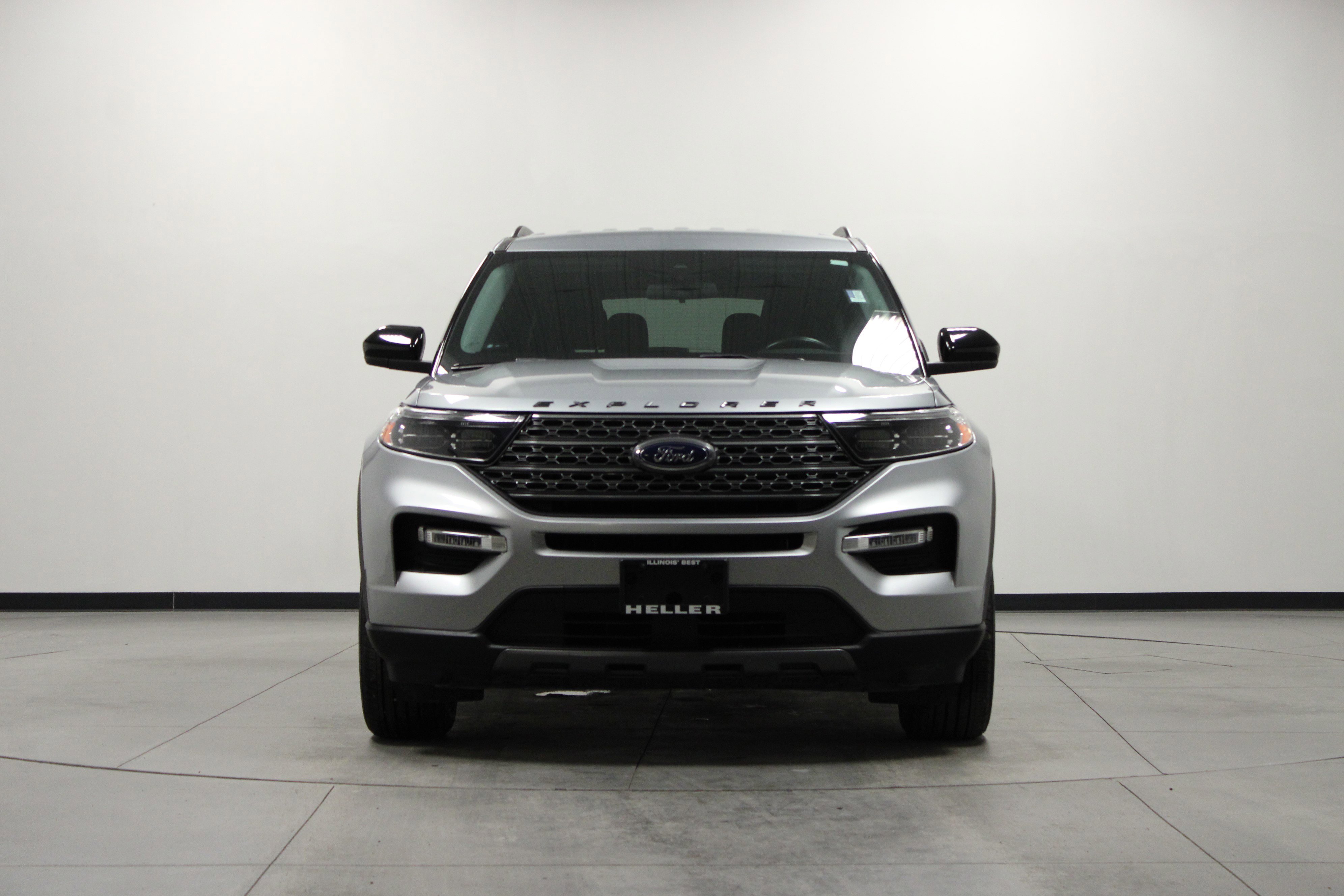 Used 2022 Ford Explorer XLT w/ Equipment Group 202A image 9