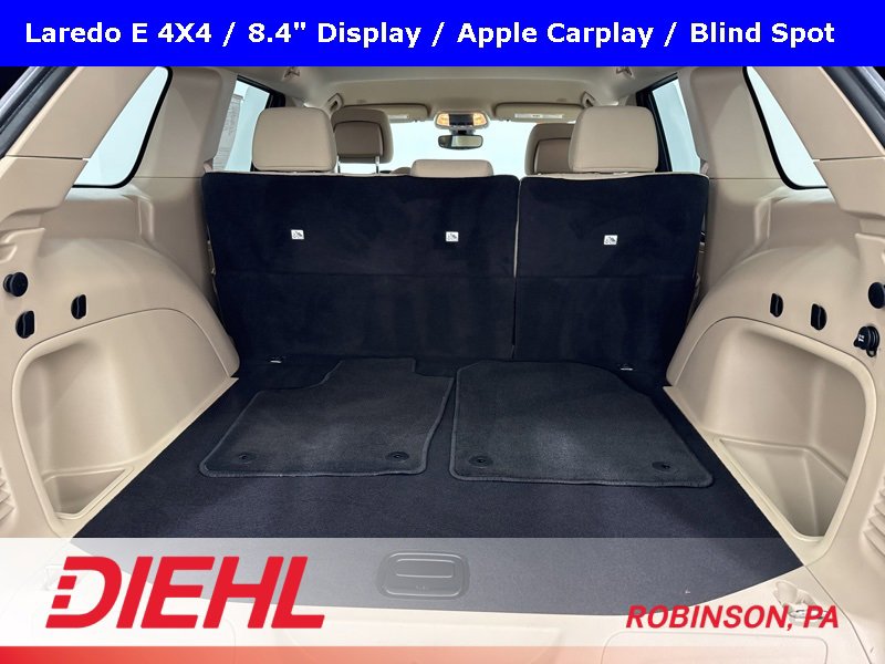 Used 2022 Jeep Grand Cherokee Laredo E image 9