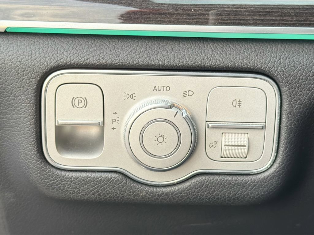 Used 2020 Mercedes-Benz GLE 350 w/ 3rd Row Seat Package image 35