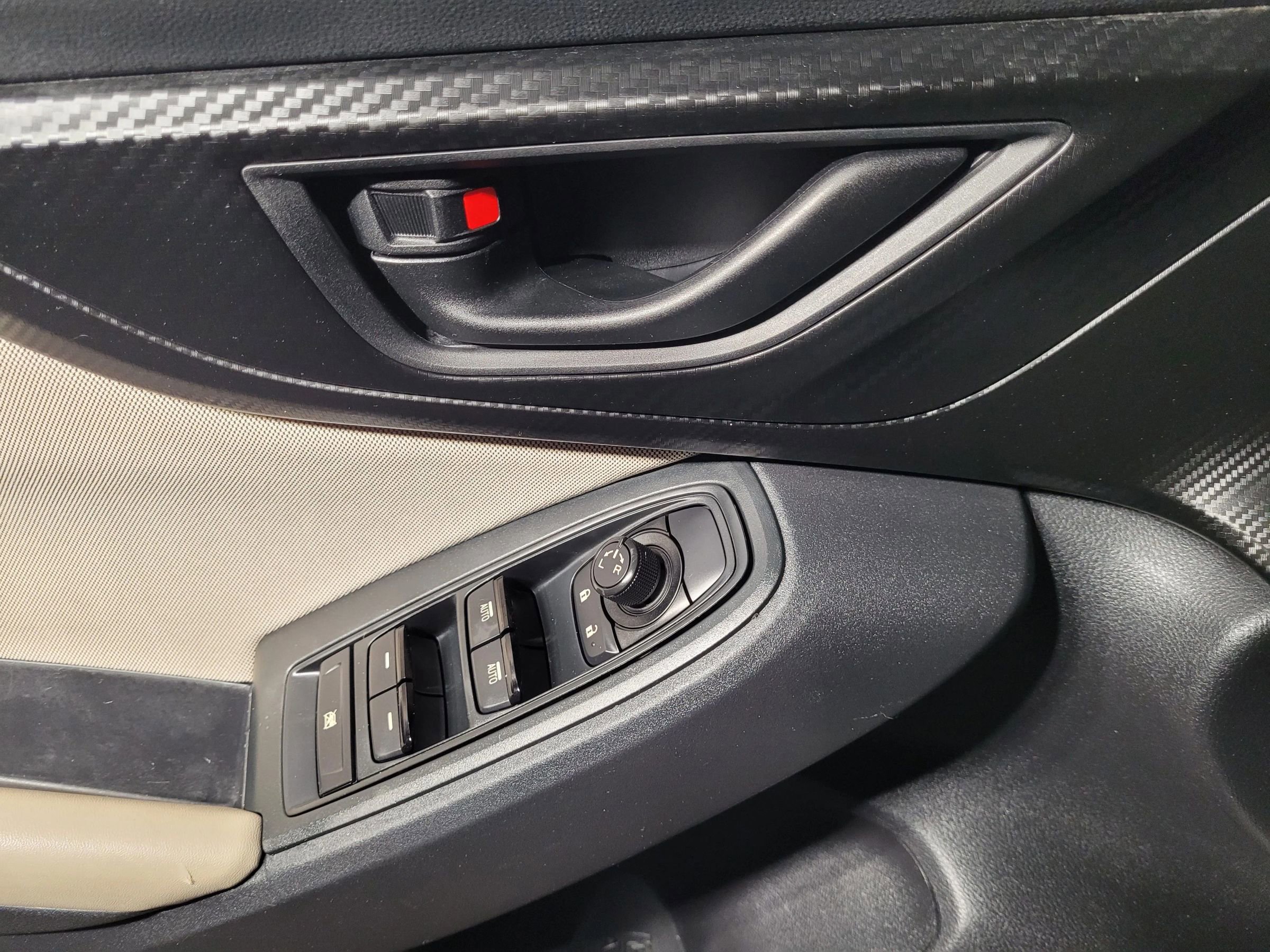 Used 2017 Subaru Impreza 2.0i Premium image 15