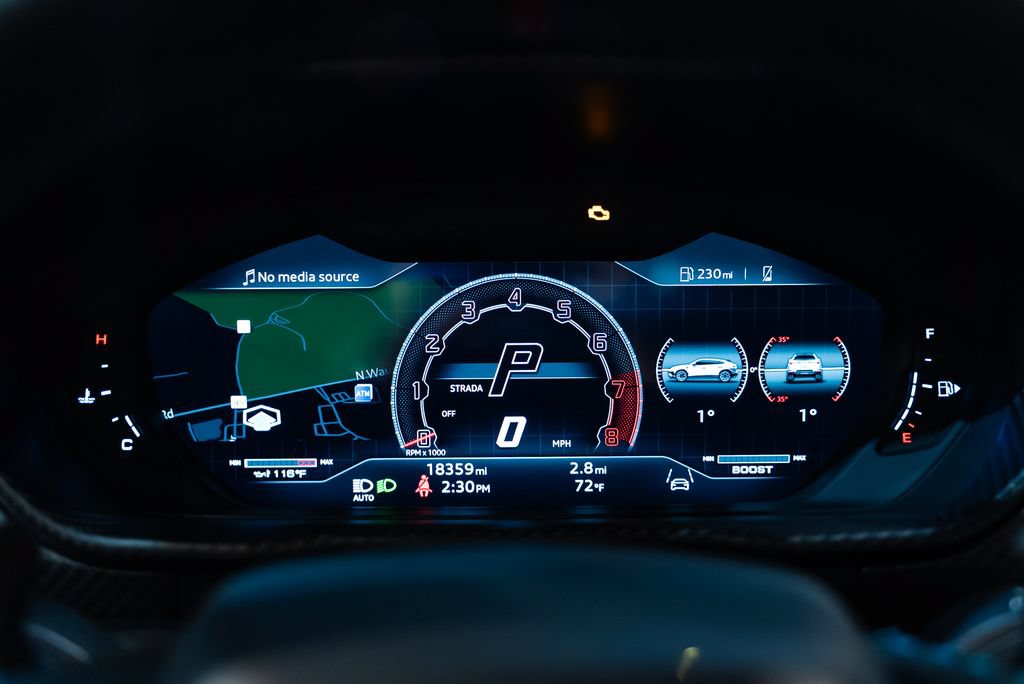 Used 2024 Lamborghini Urus Performante AWD/4WD image 16