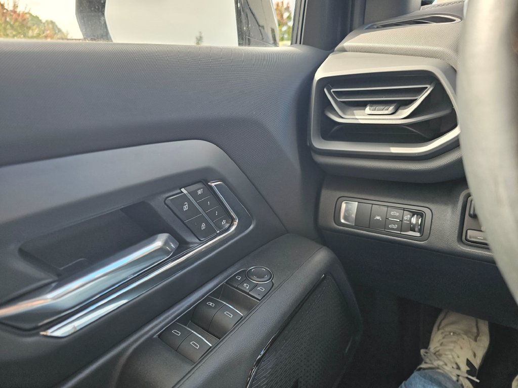 Used 2026 Chevrolet Silverado EV LT AWD/4WD image 33