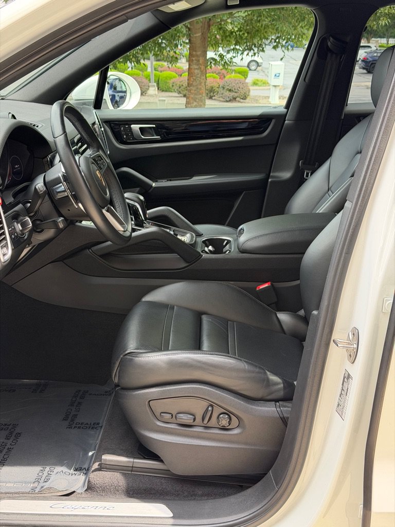 Used 2023 Porsche Cayenne AWD/4WD image 21