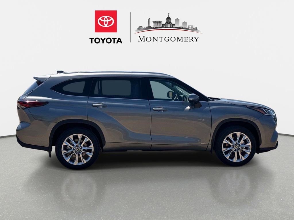 New 2026 Toyota Highlander Limited image 2
