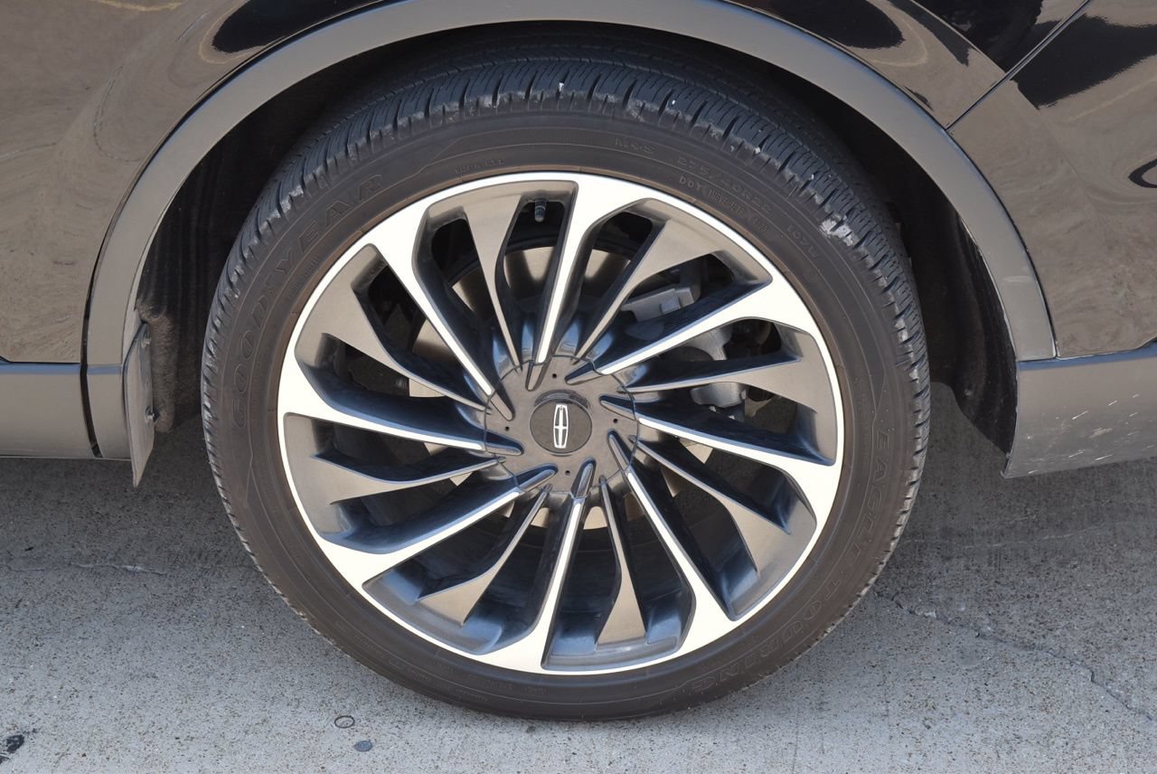 Certified 2026 Lincoln Aviator Reserve AWD/4WD image 13
