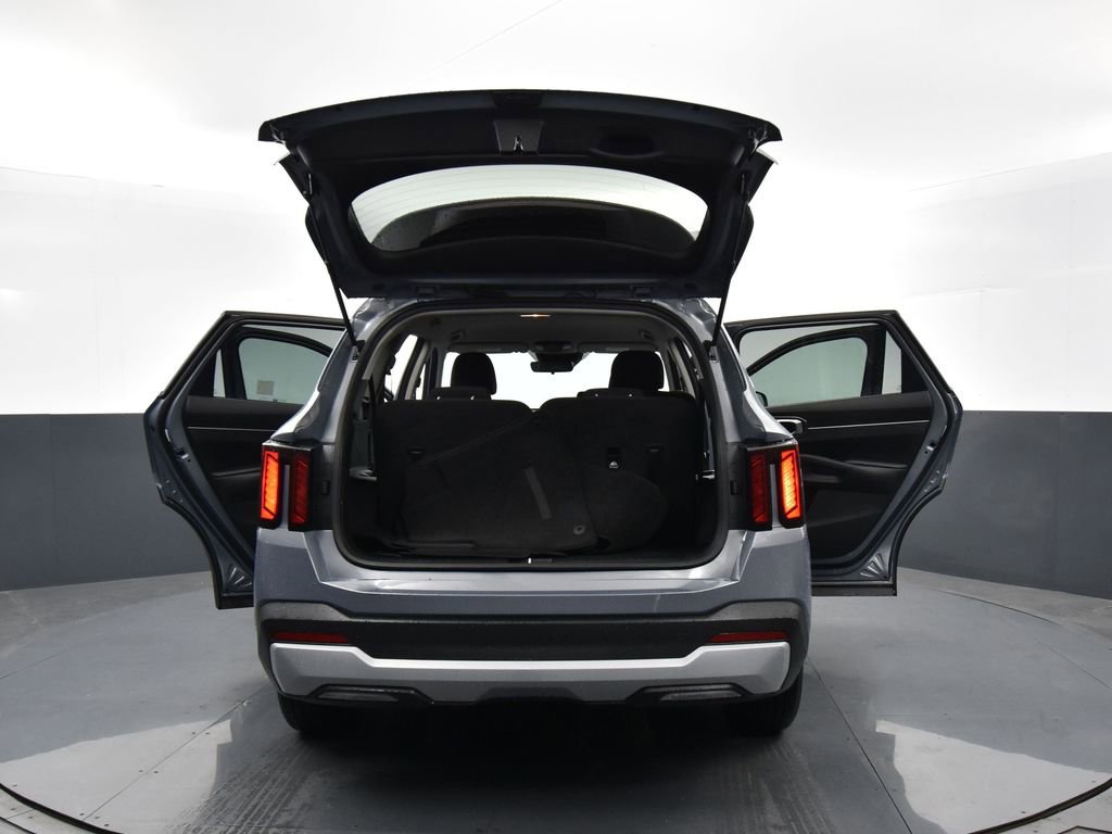 Certified 2025 Kia Sorento LX image 33