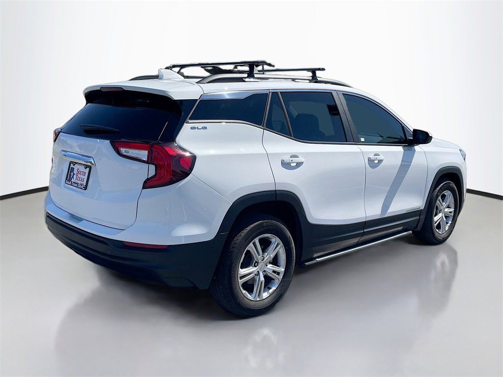 Used 2022 GMC Terrain SLE w/ Driver Convenience Package image 6