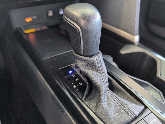 Used 2025 Toyota Camry SE image 29