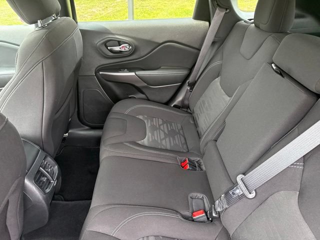 Used 2022 Jeep Cherokee Latitude AWD/4WD image 33