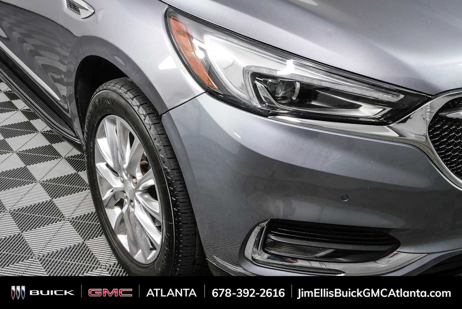 Used 2020 Buick Enclave Premium w/ Sun and Sites Package FWD image 39