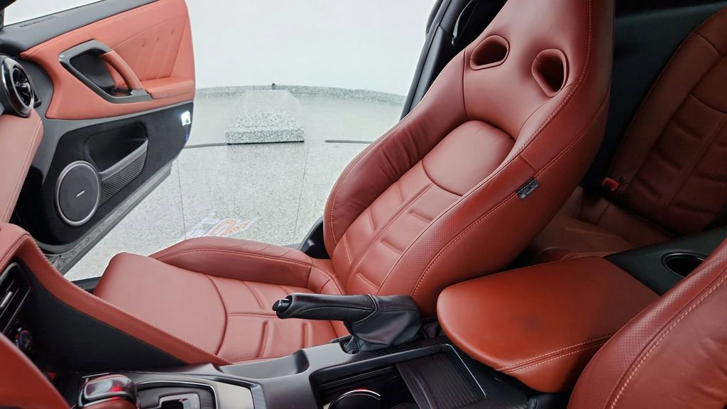 Used 2024 Nissan GT-R Premium w/ Premium Interior Package AWD/4WD image 16