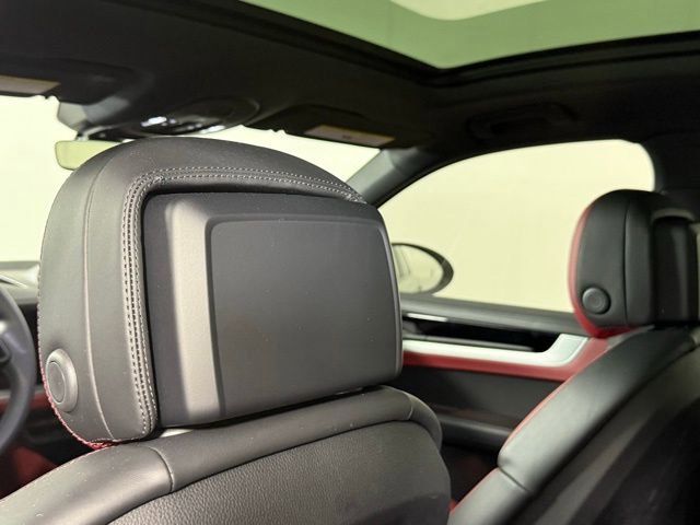 Used 2025 Porsche Cayenne S image 22